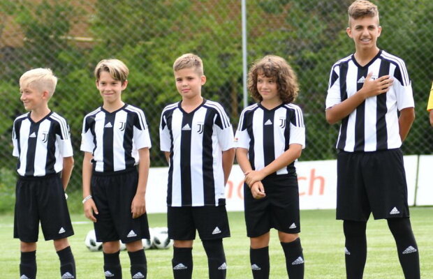 100 de copii i-au fermecat pe antrenorii de la Juventus » Puștii au făcut spectacol la prima tabără a italienilor din România
