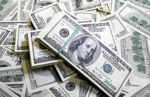 A câștigat 100.000 de dolari de ziua soției!