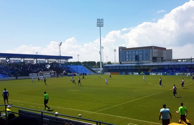 FOTO EXCLUSIV SSC Farul a revenit în liga secundă » Ultrașii au făcut spectacol la Ovidiu și n-au uitat de războiul cu Marica: "Vezi să nu te îneci!"