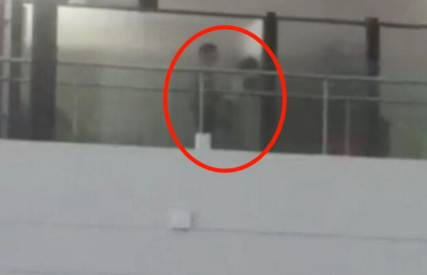 VIDEO Au făcut sex în aeroport, în fața tuturor pasagerilor