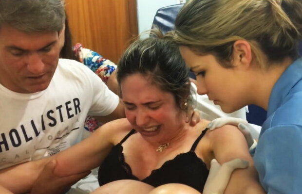 Imagini impresionante! Și-a filmat nașterea și a adunat peste 100 de milioane de vizualizări