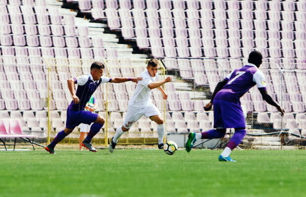 Fanii arădenii au făcut spectacol la Timișoara »  "Clona unui primar golgeter cu apucături de trubadur. Cu ce joc de cărți vă așteptăm în retur?" 