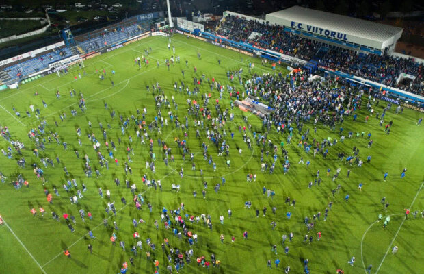 ROMÂNIA U21 - BOSNIA U 21 // FOTO Atenție, imagini dure » Accident auto serios în apropierea stadionului din Ovidiu » O persoană are nevoie de intervenția medicilor