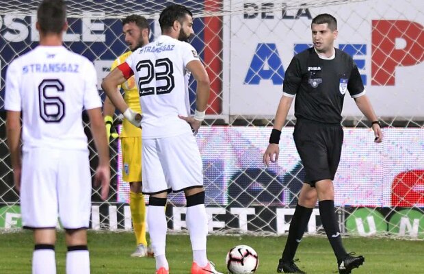Statistică șocantă! Andrei Chivulete are un număr incredibil de penalty-uri și eliminări dictate în 60 de meciuri