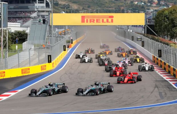 GALERIE FOTO Victorie fără emoții pentru Lewis Hamilton! Distanță uriașă față de rivalul Sebastian Vettel