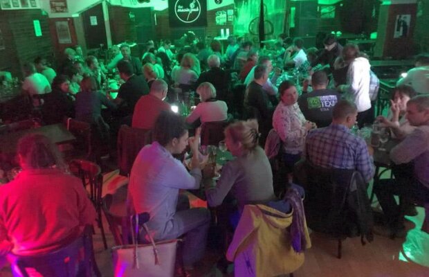 Patronul localului din Brăila în care cei doi baschetbaliști americani au fost înjunghiați a luat o decizie radicală