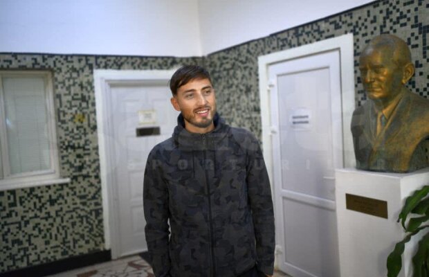 EXCLUSIV UPDATE / GALERIE FOTO + VIDEO Grozav a semnat contractul cu Dinamo! Când va fi prezentat și ce salariu va avea