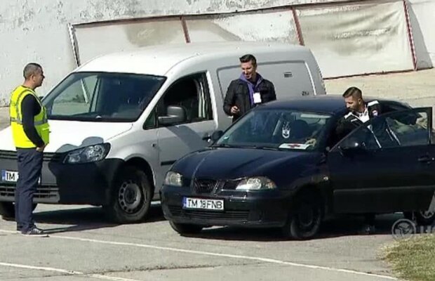 Revoltător! Cum arată «ambulanțele» din Liga 2: o dubă și Seat fără dotarea necesară
