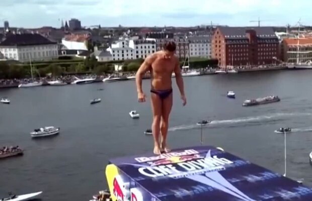 GSP LIVE // VIDEO Sare în apă de la etajul 10 » Românul zburător își explică salturile în care un centimetru te poate costa viața