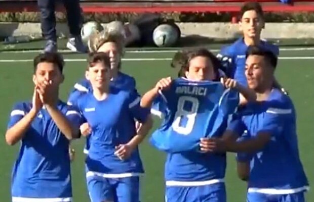 VIDEO Emoționant! Nepotul lui Ilie Balaci a înscris un gol superb din lovitură liberă, apoi i-a dedicat reușita bunicului său