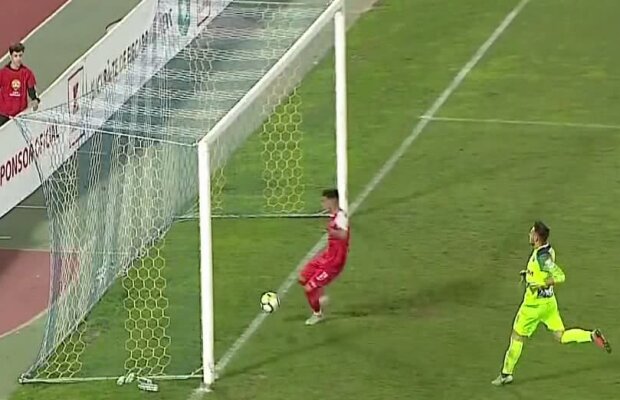U CLUJ - ASTRA 3-4 // FOTO Fază de cascadorii râsului! A finalizat de pe linie deși era în ofsaid: "Am vrut să apărem la CNN!"