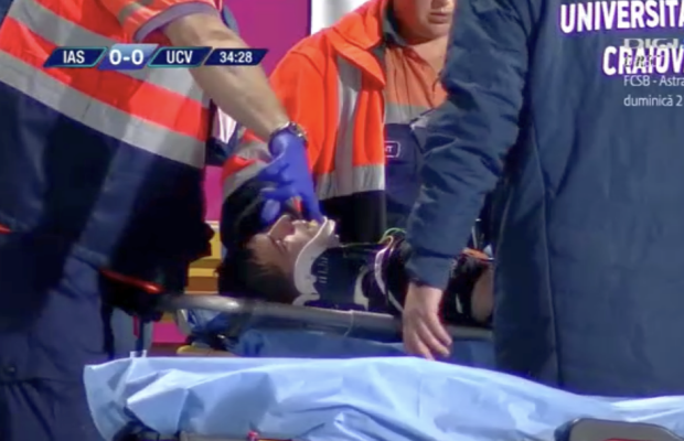 GALERIE FOTO + VIDEO Accidentare cutremurătoare în Poli Iași - Craiova: Valentin Mihăilă, INCOȘTIENT după o lovitură brutală, în gât, a lui Laurențiu Rus