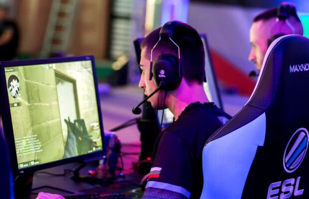 Se "împușcă" pentru premii de 50.000 de euro! Pasionaţii jocurilor pe calculator îşi dau întâlnire la Bucharest Gaming Week