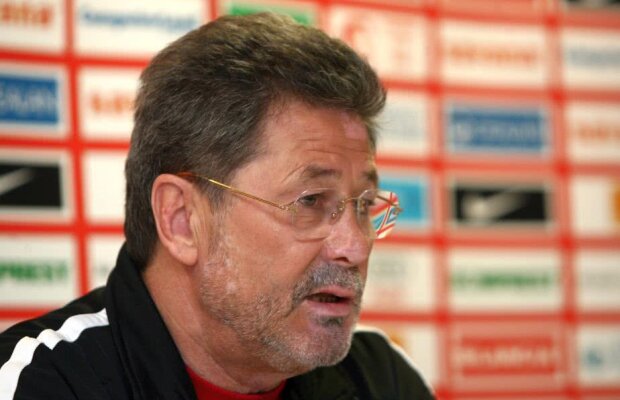 Cornel Dinu, dezlănțuit: "Plânge iarba, mă, când calcă amărâtul ăsta, e ca un țăruș în teren!"