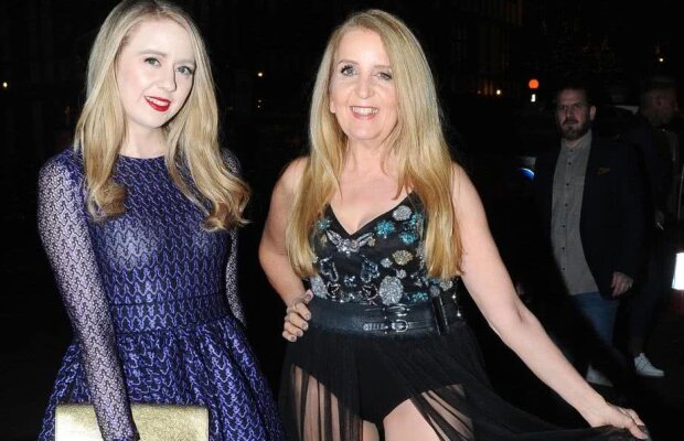 FOTO Un exemplu nu prea bun! Și-a luat fiica la o gală VIP, însă a șocat printr-un detaliu halucinant