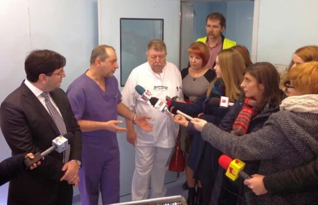 SECRETELE "COLECTIV" » Dialog incredibil prin mesaje între un medic și ministrul Bănicioiu: "Dacă moare vreun pacient pe transport am să îl desființez pe dl. ministru Arafat"