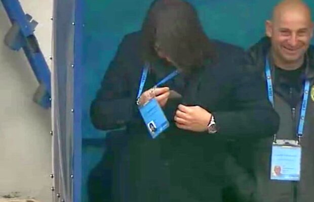GALERIE FOTO Dan Alexa, pe urmele lui Anghel Iordănescu » Cum l-au surprins camerele TV înaintea meciului de azi