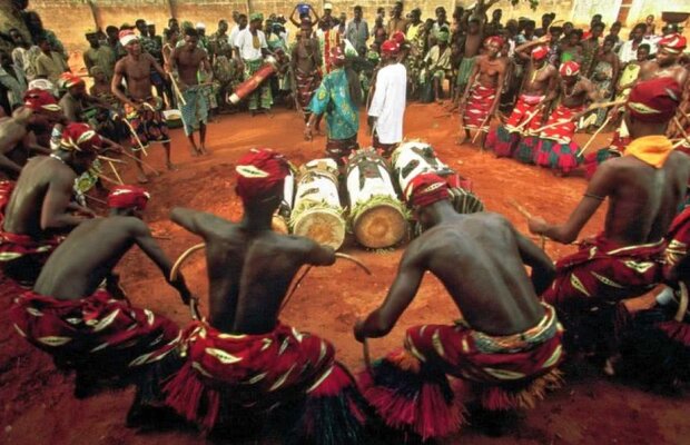 GSP LIVE // VIDEO Întâmplare amuzantă povestită la GSP LIVE de românul care a antrenat în Burkina Faso: "Vrăjitorul i-a dat cu alifie pe inimă și i-a zis că e apt pentru sport" :)