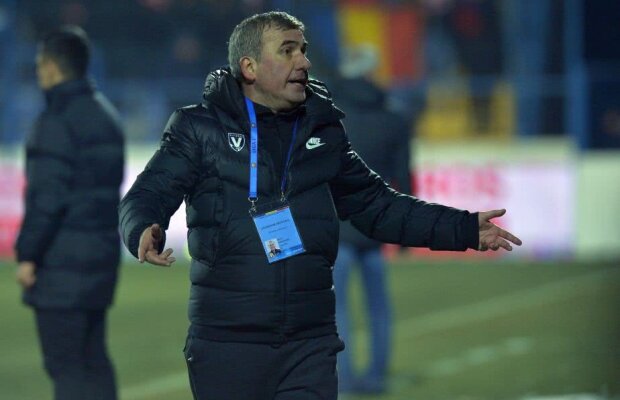 Hagi a găsit soluția pentru rezolvarea problemei legate de terenurile impracticabile: "Așa ar fi cel mai simplu"