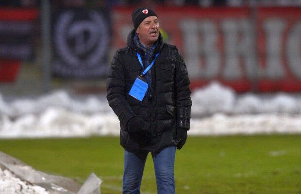CRIZĂ de nervi pe bancă a lui Mircea Rednic! Antrenorul, scos din minți de un jucător: "Chemați-l, bă, în p**a mea"