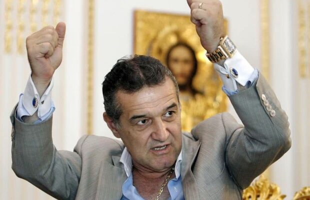 UPDATE » SE FACE! Fostul golgeter dinamovist dorit de Becali a ajuns la București + FCSB transferă și un fundaș