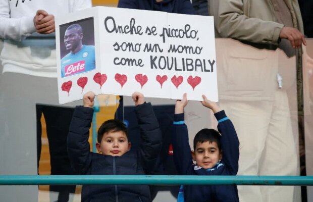 GALERIE FOTO  "Chiar dacă sunt mic, sunt om precum Koulibaly" » Mesaj MINUNAT afișat în tribune la Napoli - Bologna