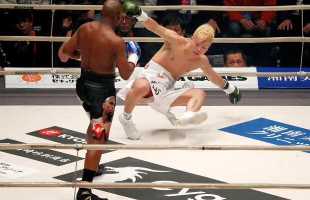 Mayweather vs Nasukawa // VIDEO+FOTO CIRC de 9 milioane de dolari » Mayweather și-a făcut KO rivalul din demonstrativ după ce a întârziat 3 ore și a încălcat toate înțelegerile