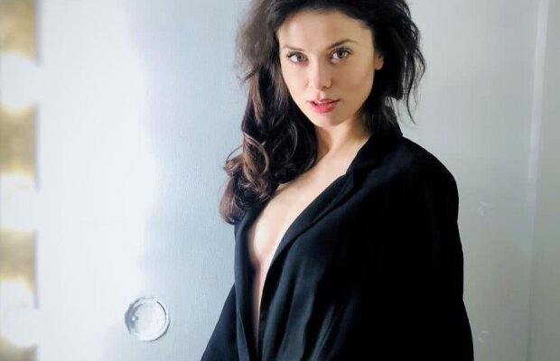 FOTO Gianina din Las Fierbinți arată tot: a pozat fără sutien și a postat imaginea pe internet!