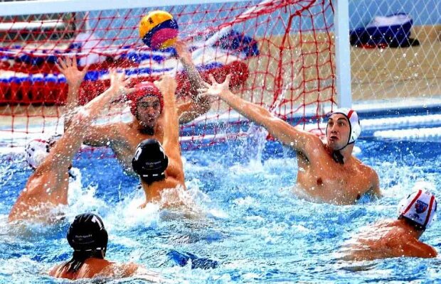 Steaua București a pierdut partida cu CNA Barceloneta, din etapa a 8-a din grupa A a Ligii Campionilor la polo: 10-14