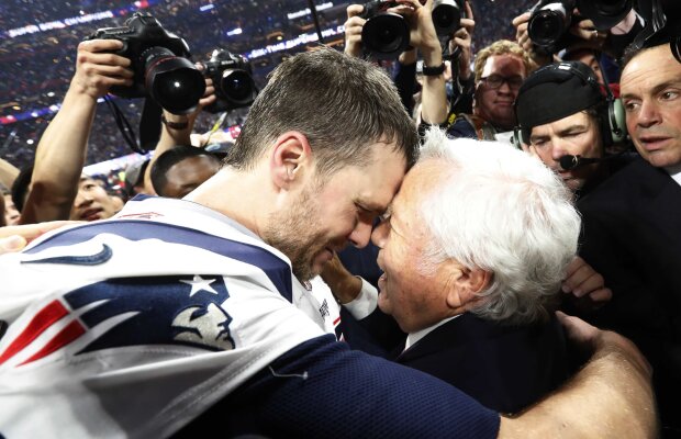 Robert Kraft, patronul lui New England Patriots, filmat cu o prostituată! Poliția l-a pus sub acuzare