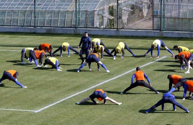 VIDEO N-a mai rezistat! Dezvăluiri incredibile despre condițiile de la FCSB: „Am rămas fără vitaminizare în cantonament! Mi se rupeau gărdulețele. M-am simțit umilit”