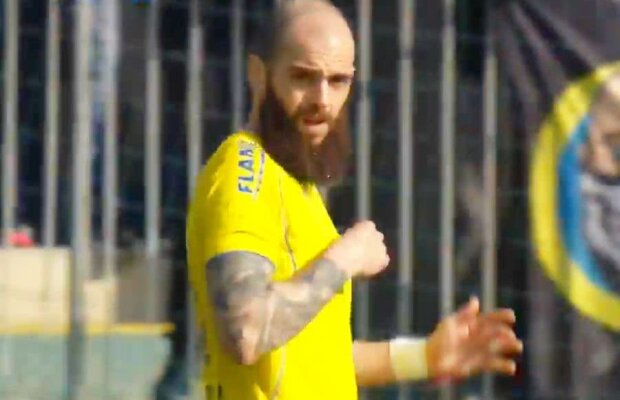 PETROLUL - METALOGLOBUS 1-1 // VIDEO + FOTO Ianoș Brînză, 3 erori inexplicabile! Colegul din defensivă s-a închinat când a văzut gafa, iar antrenorul l-a schimbat la pauză