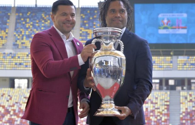 FOTO Moment jenant cu selecționerul Cosmin Contra la evenimentul desfășurat la Arena Națională