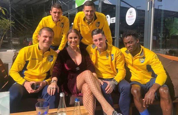 FOTO Nu se poate abține! Anamaria Prodan, o nouă fotografie HOT postată pe internet: apare aproape goală!