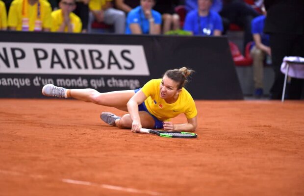 SIMONA HALEP - CAROLINE GARCIA // FOTO Momente tensionate în finalul primului set: Halep, plină de nervi după ce a alunecat pe zgură + Francezii au huiduit-o!