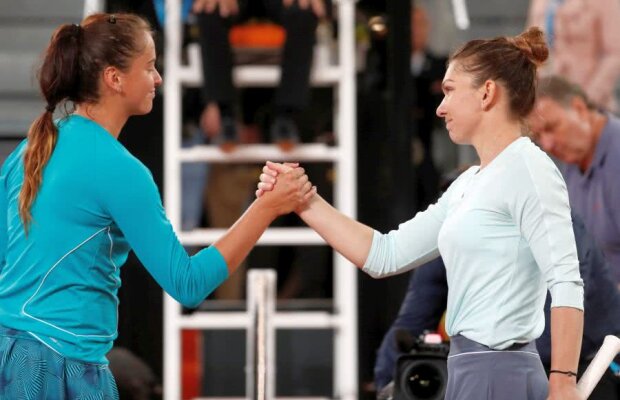 SIMONA HALEP - VIKTORIA KUZMOVA 6-0, 6-0 // FOTO + VIDEO Halep, meci perfect și victorie-fulger, în doar 45 de minute! Cu cine joacă în sferturi 