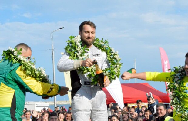 Campionatul Național de Super Rally // VIDEO + FOTO Dani Oțil câștigă etapa de Super Rally de la Mangalia! „Ploaie” de staruri pe circuitul de la Malul Mării