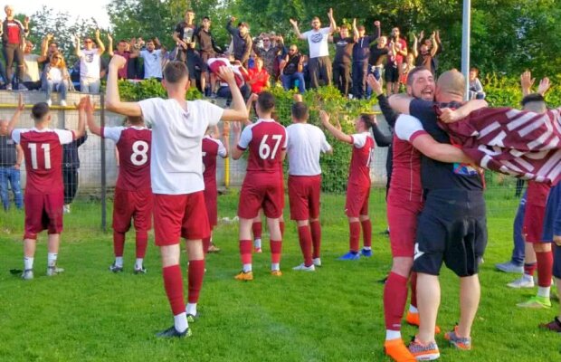 VIDEO+FOTO ACS Rapid Frumoșii Nebuni ai Giuleștiului a promovat în Liga 4! O altă entitate care susține că e continuatoarea Rapidului va lupta anul viitor pentru Liga 3