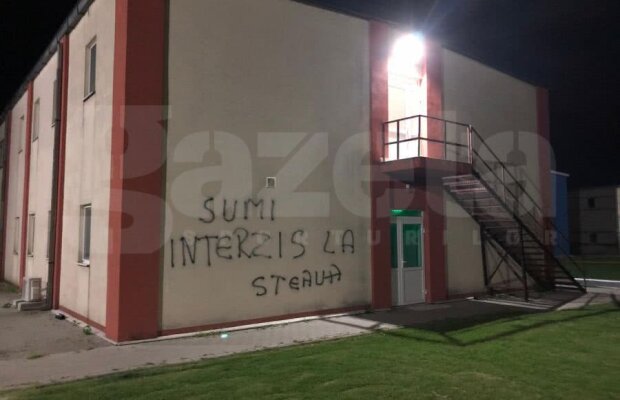 EXCLUSIV FOTO Marius Șumudică INTERZIS la FCSB! Mesaje jignitoare în cantonamentul roș-albastru la adresa antrenorului