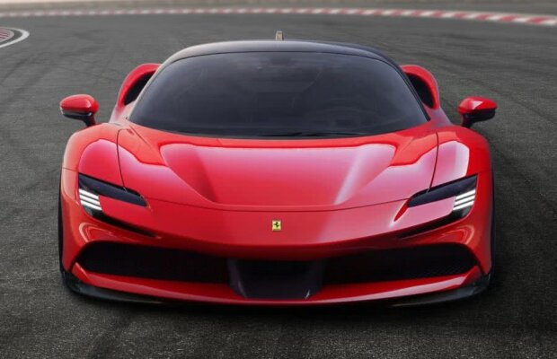 Noul Ferrari SF90 Stradale e o bestie! Ajunge la 100km/h în 2,5 secunde și are O MIE de cai putere