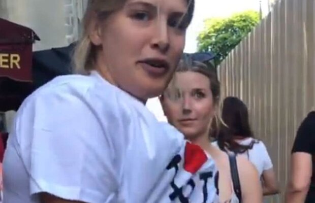 VIDEO HOT Eugenie Bouchard a renunțat la inhibiții și s-a schimbat în plină stradă: transpira și se vedea tot!