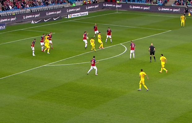 NORVEGIA - ROMÂNIA // Fază controversată în Norvegia - România: „tricolorii” au cerut penalty