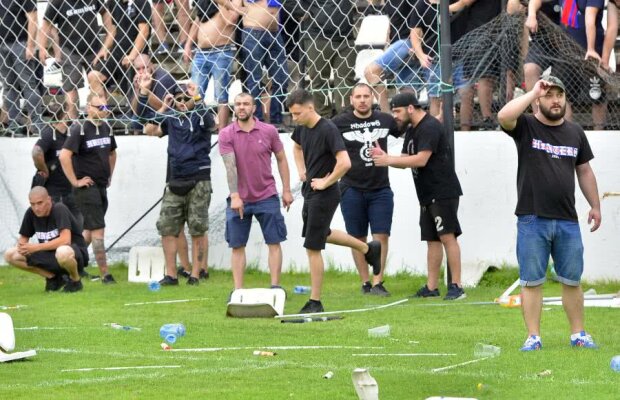 FOTO Suporterii lui CSA Steaua continuă scandalul cu jucătorii » Mesaj dur la meciul din Cupa României