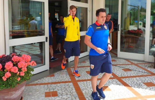VIDEO EXCLUSIV DIN ITALIA // Emoții la naționala U21! Denis Drăguș merge la investigații medicale speciale