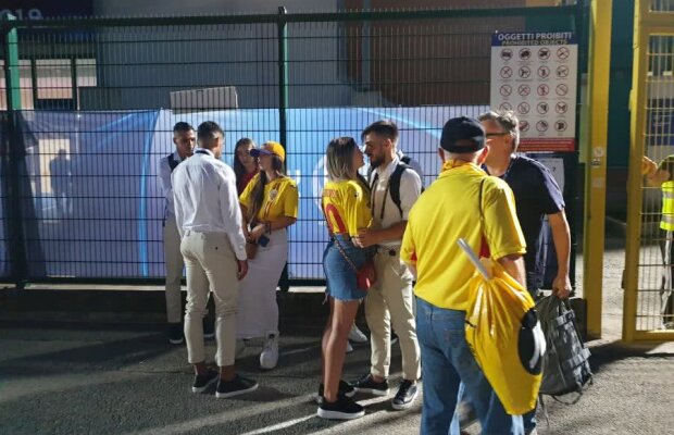 ROMÂNIA U21 - CROAȚIA U21 4-1 / VIDEO+FOTO Love, love, love! Iubitele fotbaliștilor naționalei U21 au trecut în marcaj la final ;)