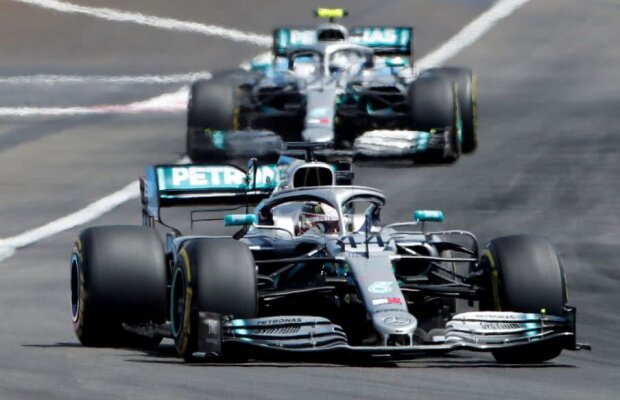 FOTO Lewis Hamilton a câștigat Marele Premiu al Franței » Clasamentul cursei, ierarhiile la piloți și constructori