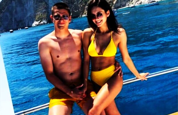 GALERIE FOTO Răzvan Marin a venit în Italia pentru a-și susține colegii de la naționala U21, dar n-a uitat nici de relaxare » Imagini-hot cu iubita la plajă