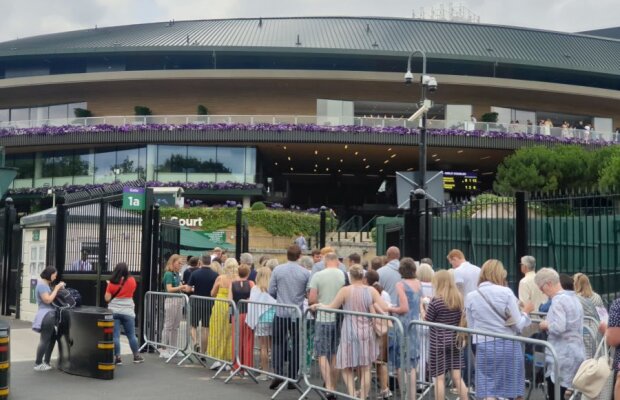 SIMONA HALEP - SERENA WILLIAMS // VIDEO + FOTO Fanii se adună pentru finala de la Wimbledon! Cum arată arena înainte de start + toate biletele sunt epuizate