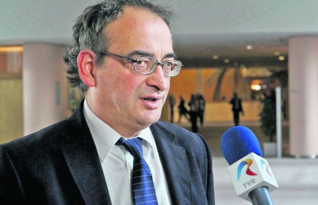 INTERVIU Traian Ungureanu: „România este o țară pitorească, îndepărtată, cu zidari buni și fete frumoase. Se exagerează în privința zidarilor!”