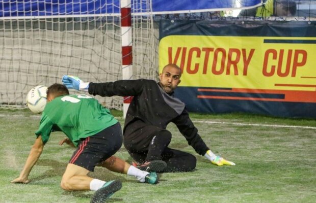 VIDEO Petre Marin, vioara întâi la mini-fotbal » Fostul stelist se descurcă de minune chiar şi în poartă